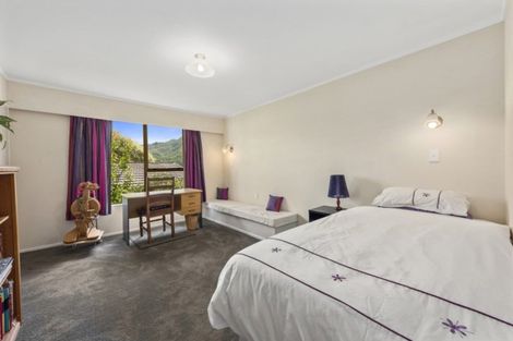 Photo of property in 24 Brightwater Crescent, Totara Park, Upper Hutt, 5018