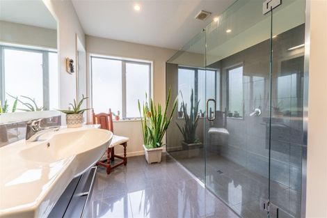 Photo of property in 95 Main Road North, Geraldine, 7930