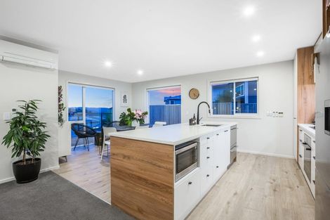 Photo of property in 156 Navigation Drive, Whitby, Porirua, 5024