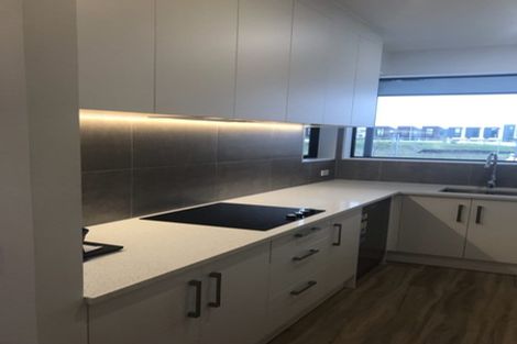 Photo of property in 33 Peihana Road, Hobsonville, Auckland, 0616