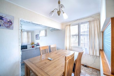 Photo of property in 28 Brightwell Street, Papakura, 2110