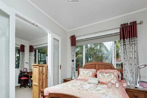 Photo of property in 1/42 East Coast Road, Milford, Auckland, 0620