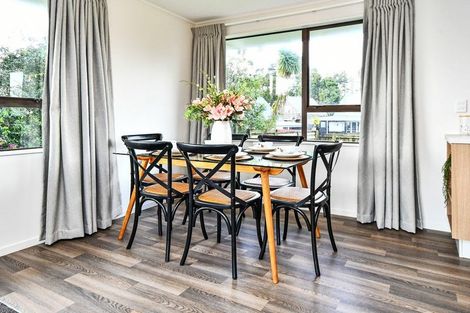 Photo of property in 6 Leaming Place, Clarks Beach, 2122