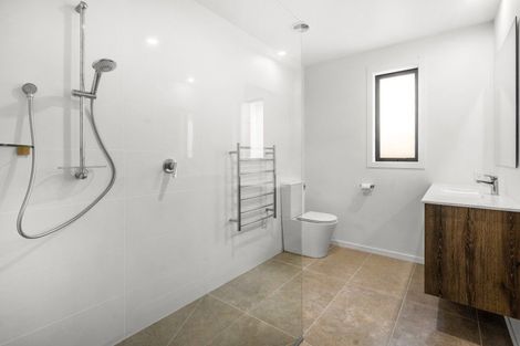 Photo of property in 11 Blackhawk Close, Kinloch, 3377