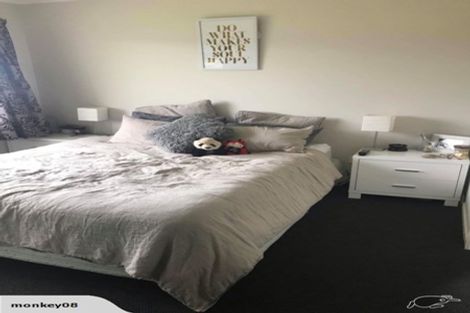 Photo of property in 12 Lockyer Road, Kumeu, 0810