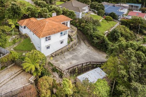 Photo of property in 9 Victory Crescent, Tawa, Wellington, 5028