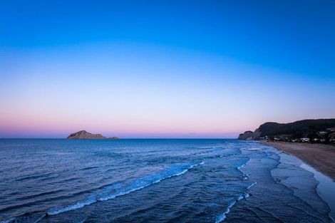 Photo of property in 10 Moori Road, Waimarama, 4294