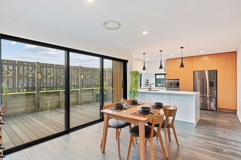 Photo of property in 12 Mackillop Way, Brooklands, New Plymouth, 4310