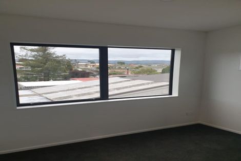 Photo of property in 4b Wattle Road, Sunnyvale, Auckland, 0612