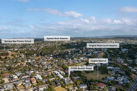 Photo of property in 1/598 Beach Road, Rothesay Bay, Auckland, 0630