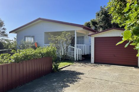 Photo of property in 3a Roberts Street, Tawa, Wellington, 5028