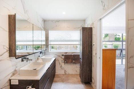 Photo of property in 6 The Oaks, Awapuni, Palmerston North, 4412