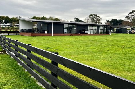 Photo of property in 20 White Road, Otane, 4202