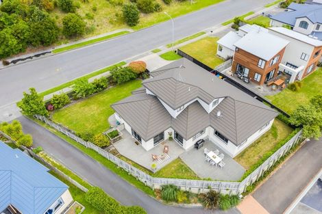 Photo of property in 40 Navigation Drive, Whitby, Porirua, 5024