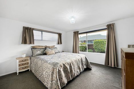 Photo of property in 58 Denise Crescent, Hornby, Christchurch, 8042