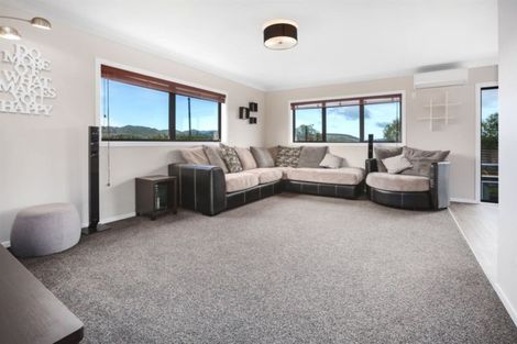 Photo of property in 58 Aotea Drive, Aotea, Porirua, 5024