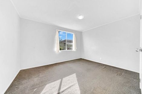Photo of property in 1/3 Etherton Drive, Weymouth, Auckland, 2103