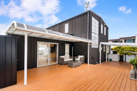 Photo of property in 24 Beach Road, Castor Bay, Auckland, 0620