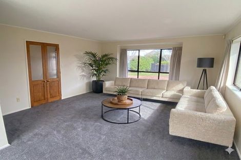 Photo of property in 7 Kadina Place, Botany Downs, Auckland, 2010