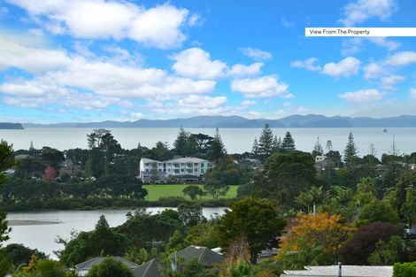 Photo of property in 11 Moffat Road, Red Beach, 0932