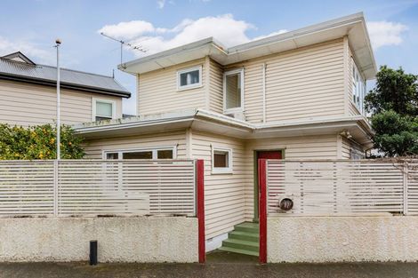 Photo of property in 82 Muritai Road, Eastbourne, Lower Hutt, 5013