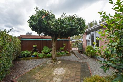 Photo of property in 1 Hughan Place, Carterton, 5713