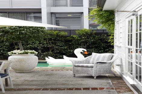 Photo of property in 26 Cranmer Square, Christchurch Central, Christchurch, 8013