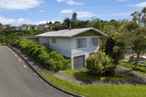 Photo of property in 14 Shaldon Crescent, Blagdon, New Plymouth, 4310