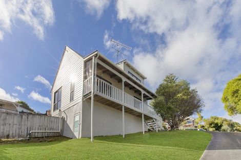 Photo of property in 18 Delshaw Avenue, Stanmore Bay, Whangaparaoa, 0932