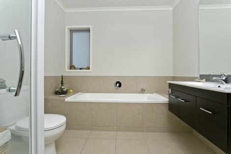 Photo of property in 8 Rahotu Way, Bayview, Auckland, 0629