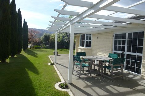 Photo of property in 2 Waldron Place, Clyde, 9330