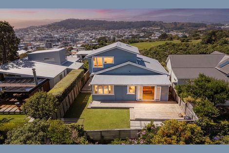 Photo of property in 44 Mortimer Terrace, Aro Valley, Wellington, 6021