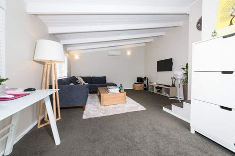 Photo of property in 40 Roberton Road, Avondale, Auckland, 1026