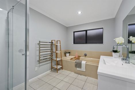 Photo of property in 40a Cairns Crescent, Rototuna, Hamilton, 3210