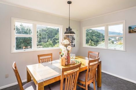 Photo of property in 17 Hewett Way, Ngaio, Wellington, 6035
