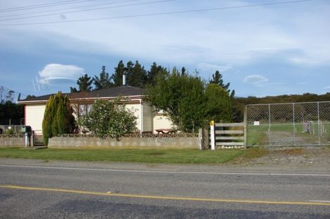 Photo of property in 36 Clifden Highway, Tuatapere, 9620