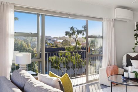 Photo of property in 5 Liston Crescent, Cockle Bay, Auckland, 2014