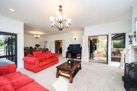 Photo of property in 121 Summerhill Drive, Fitzherbert, Palmerston North, 4410