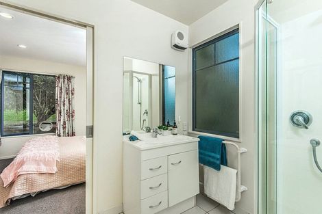 Photo of property in 2 Samuel Parnell Road, Karori, Wellington, 6012