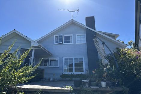 Photo of property in 50 Peter Terrace, Castor Bay, Auckland, 0620