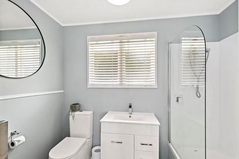 Photo of property in 3 Sumich Place, West Harbour, Auckland, 0618