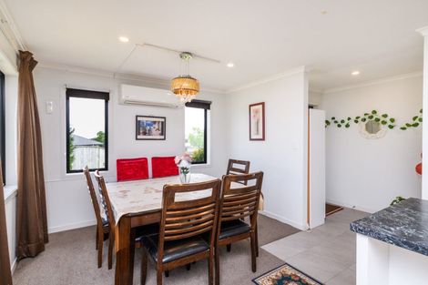 Photo of property in 12 Gibraltar Way, Fitzherbert, Palmerston North, 4410