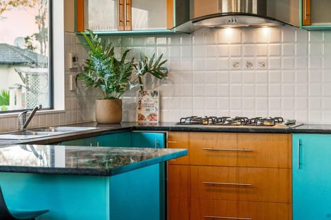 Photo of property in 78 San Valentino Drive, Henderson, Auckland, 0612