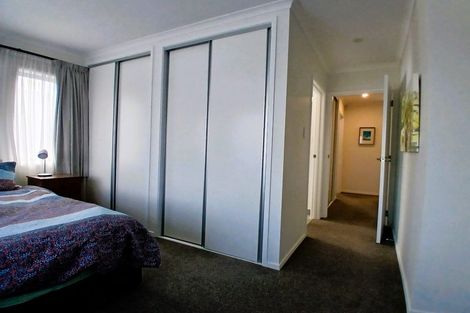 Photo of property in 3 Huataki Road, Northcote, Auckland, 0627