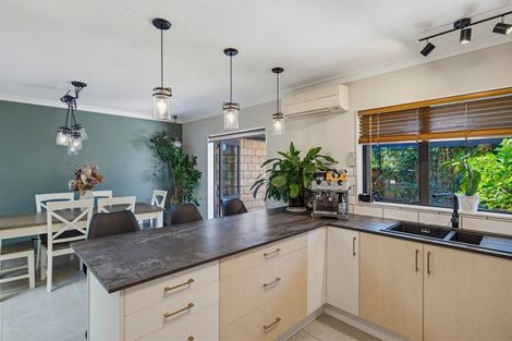 Photo of property in 14 Consort Close, Paraparaumu Beach, Paraparaumu, 5032