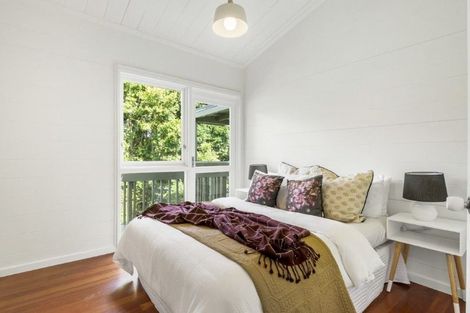 Photo of property in 7 Tranquil Glade, Hillcrest, Auckland, 0627