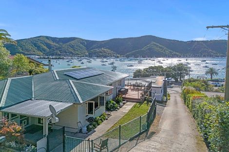 Photo of property in 374a Waikawa Road, Waikawa, Picton, 7220