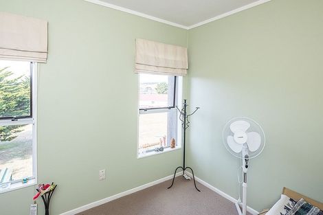 Photo of property in 72 Cunliffe Street, Churton Park, Wellington, 6037