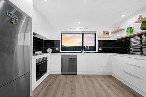 Photo of property in 29 Calder Crescent, Pokeno, 2402