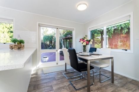 Photo of property in 70 Blakeborough Drive, Forrest Hill, Auckland, 0620